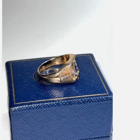 Stamped 14k Yellow Gold Ancient Crafted “G” Symbol Band Ring Size 8.75 - 12.2g - Picture 4 of 8